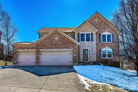 1030 Pond Ridge Cir, Hamilton, OH 45013