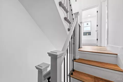 Entry Way - 3131 Hackberry St, Cincinnati, OH 45207 photo 6 of 11