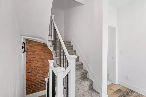 Entry Way - 3131 Hackberry St, Cincinnati, OH 45207 photo 9 of 11