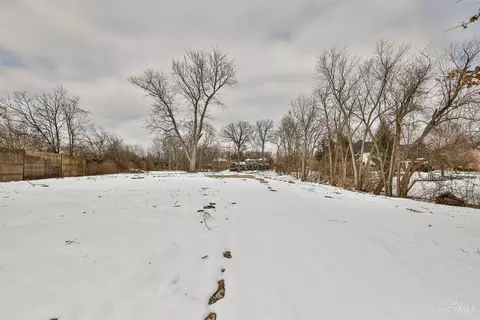 6260 Cooper Rd, Montgomery, OH 45242