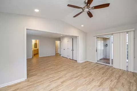 Living - 7 Legend Ct, Cincinnati, OH 45244 photo 6 of 6