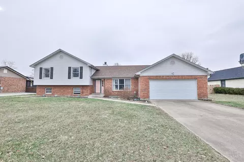 120 Vernon Pl, Carlisle, OH 45005