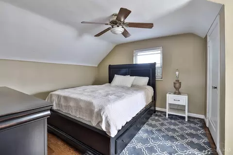 Bedroom - 3302 Glenhurst Pl, Cincinnati, OH 45209 photo 3 of 4