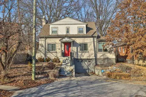3302 Glenhurst Pl, Cincinnati, OH 45209
