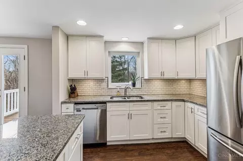 Kitchen - 2590 Devils Backbone Rd, Cincinnati, OH 45233 photo 2 of 3
