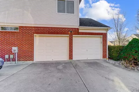 Exterior - 815 Dorgene Ln, Cincinnati, OH 45244 photo 11 of 12