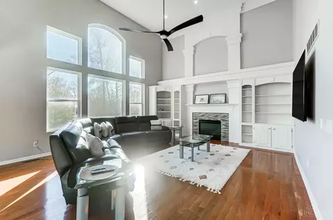 Living - 815 Dorgene Ln, Cincinnati, OH 45244 photo 3 of 3