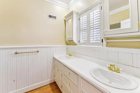 848 Van Nes Dr, Glendale, OH 45246 photo 17