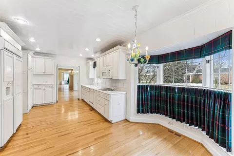 848 Van Nes Dr, Glendale, OH 45246 photo 11