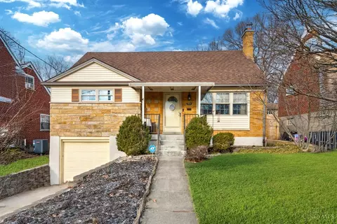 3723 Meadowview Dr, Cincinnati, OH 45211