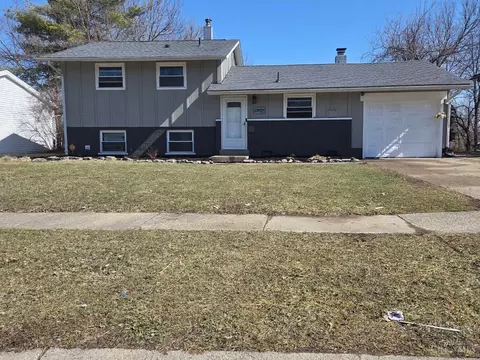 11420 Farmington Rd, Forest Park, OH 45240