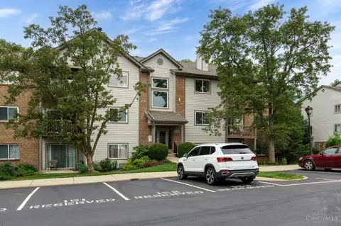 8851 Eagleview Dr, West Chester, OH 45069