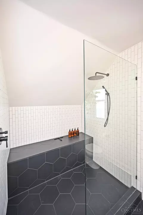 3959 Warwick Ave, Cincinnati, OH 45229 photo 35