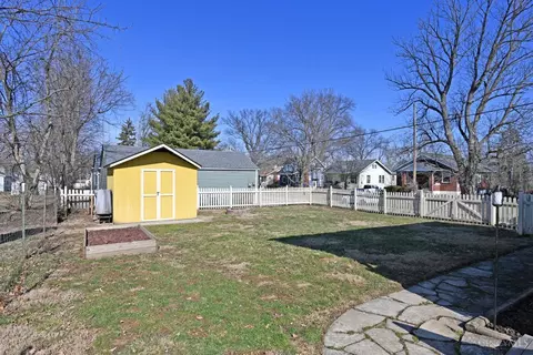 Exterior - 4566 Buxton Rd, Cincinnati, OH 45242 photo 6 of 8