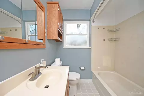 Bath - 2127 Adams Rd, Cincinnati, OH 45231 photo 1 of 3