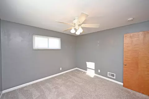 Bedroom - 2127 Adams Rd, Cincinnati, OH 45231 photo 3 of 7