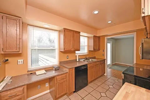 Kitchen - 2127 Adams Rd, Cincinnati, OH 45231 photo 2 of 3