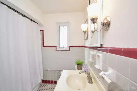 6911 Bramble Ave, Cincinnati, OH 45227 photo 25