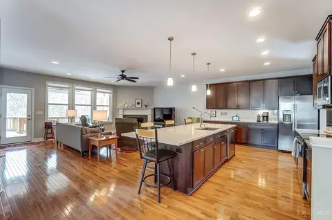 6334 Old Forest Dr, Hamilton Township, OH 45039 photo 8