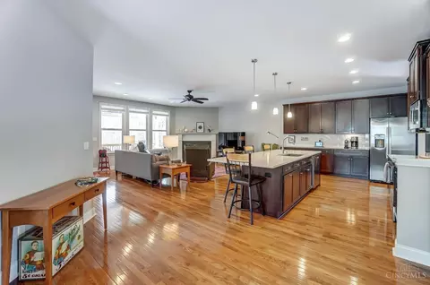 6334 Old Forest Dr, Hamilton Township, OH 45039 photo 7