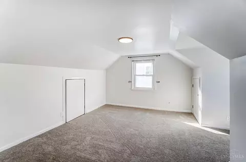 Bedroom - 174 E Crest Dr, Reading, OH 45215 photo 6 of 8