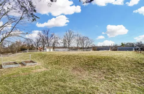 Exterior - 174 E Crest Dr, Reading, OH 45215 photo 6 of 11