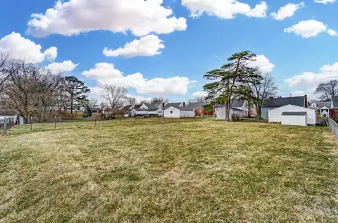 Exterior - 174 E Crest Dr, Reading, OH 45215 photo 9 of 11