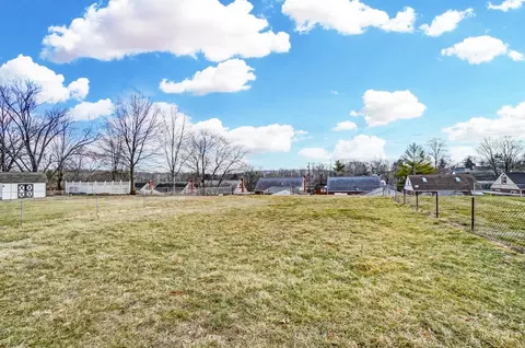 Exterior - 174 E Crest Dr, Reading, OH 45215 photo 7 of 11