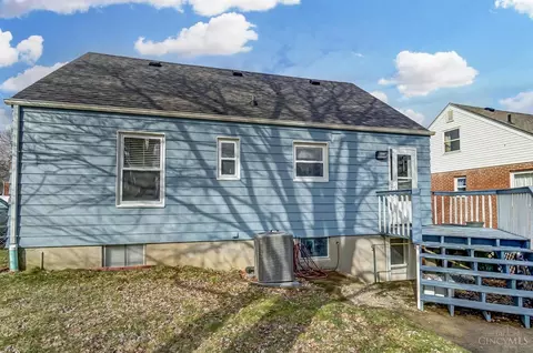 Exterior - 174 E Crest Dr, Reading, OH 45215 photo 3 of 11