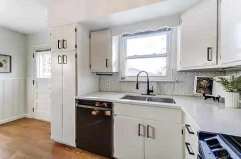 Kitchen - 174 E Crest Dr, Reading, OH 45215 photo 3 of 4