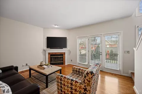 2714 Hackberry St, Cincinnati, OH 45206 photo 9
