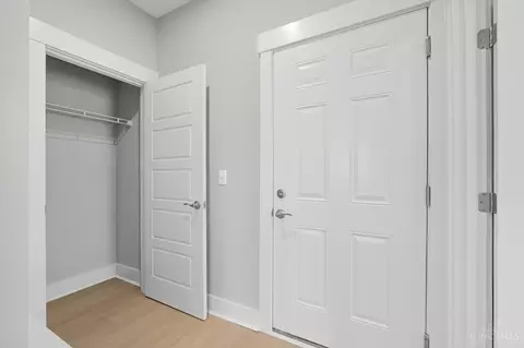 Entry Way - 3968 Lukas Ln, Hamilton, OH 45013 photo 4 of 8