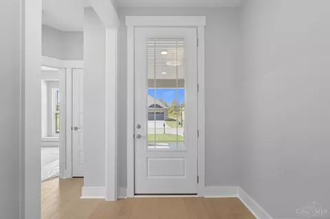 Entry Way - 3968 Lukas Ln, Hamilton, OH 45013 photo 1 of 8