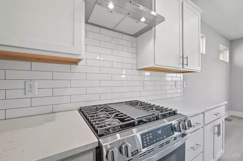 Kitchen - 3968 Lukas Ln, Hamilton, OH 45013 photo 8 of 9