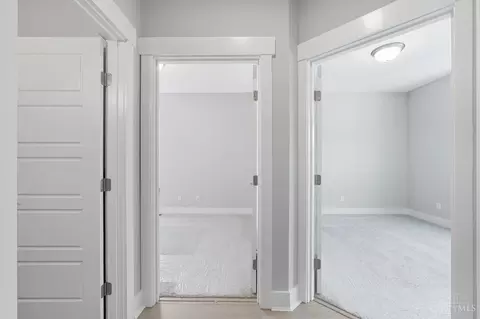 Entry Way - 3968 Lukas Ln, Hamilton, OH 45013 photo 6 of 8