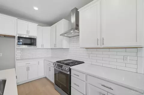 Kitchen - 3968 Lukas Ln, Hamilton, OH 45013 photo 5 of 9