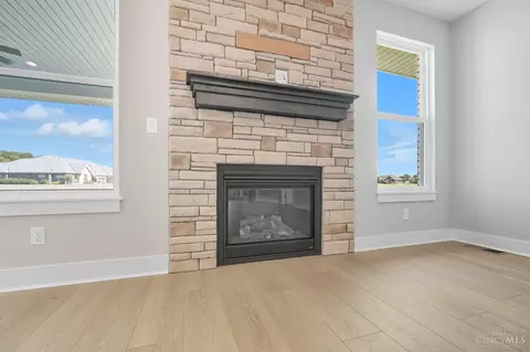 Living - 3968 Lukas Ln, Hamilton, OH 45013 photo 9 of 9