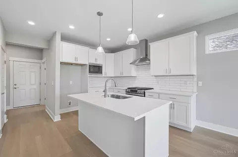 Kitchen - 3968 Lukas Ln, Hamilton, OH 45013 photo 3 of 9