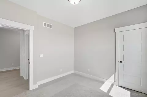 Bedroom - 3968 Lukas Ln, Hamilton, OH 45013 photo 8 of 9