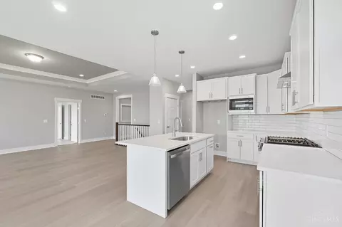 Kitchen - 3968 Lukas Ln, Hamilton, OH 45013 photo 4 of 9