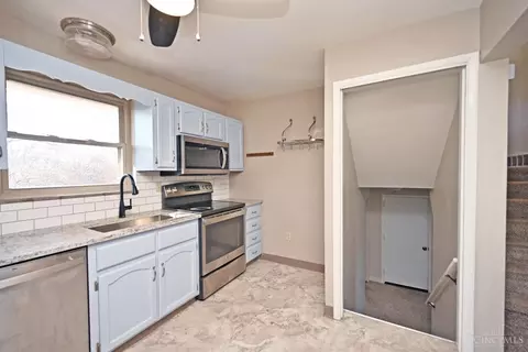 Kitchen - 8457 Mockingbird Ln, Cincinnati, OH 45231 photo 1 of 3