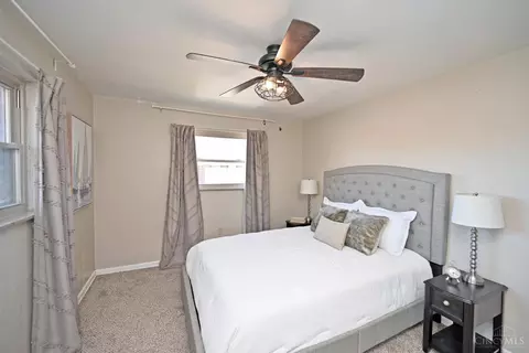 Bedroom - 8457 Mockingbird Ln, Cincinnati, OH 45231 photo 2 of 7