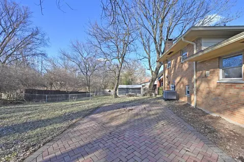 Exterior - 8457 Mockingbird Ln, Cincinnati, OH 45231 photo 4 of 6