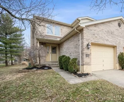 5904 Calmhaven Dr, Cincinnati, OH 45248