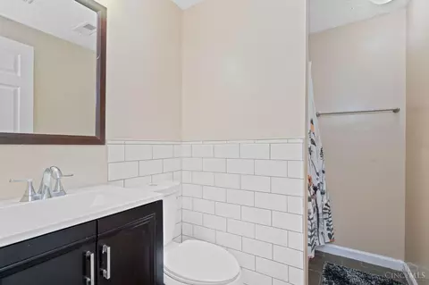 Bath - 11686 Holgate Dr, Forest Park, OH 45240 photo 2 of 4