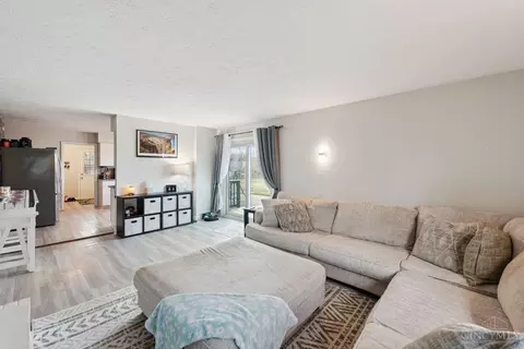 Living - 3645 Hopper Ridge Rd, Cincinnati, OH 45255 photo 3 of 3