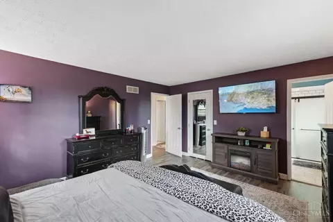Bedroom - 3645 Hopper Ridge Rd, Cincinnati, OH 45255 photo 3 of 9