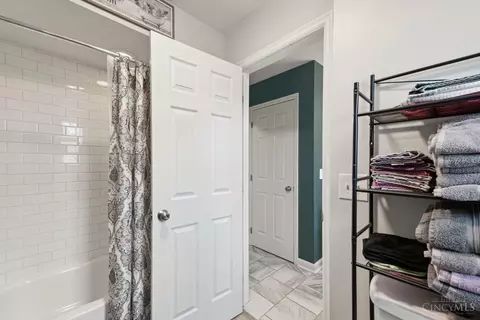 Bath - 3645 Hopper Ridge Rd, Cincinnati, OH 45255 photo 4 of 4