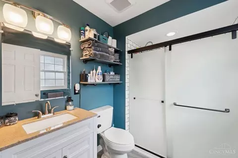 Bath - 3645 Hopper Ridge Rd, Cincinnati, OH 45255 photo 2 of 4