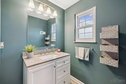 Bath - 3645 Hopper Ridge Rd, Cincinnati, OH 45255 photo 3 of 4